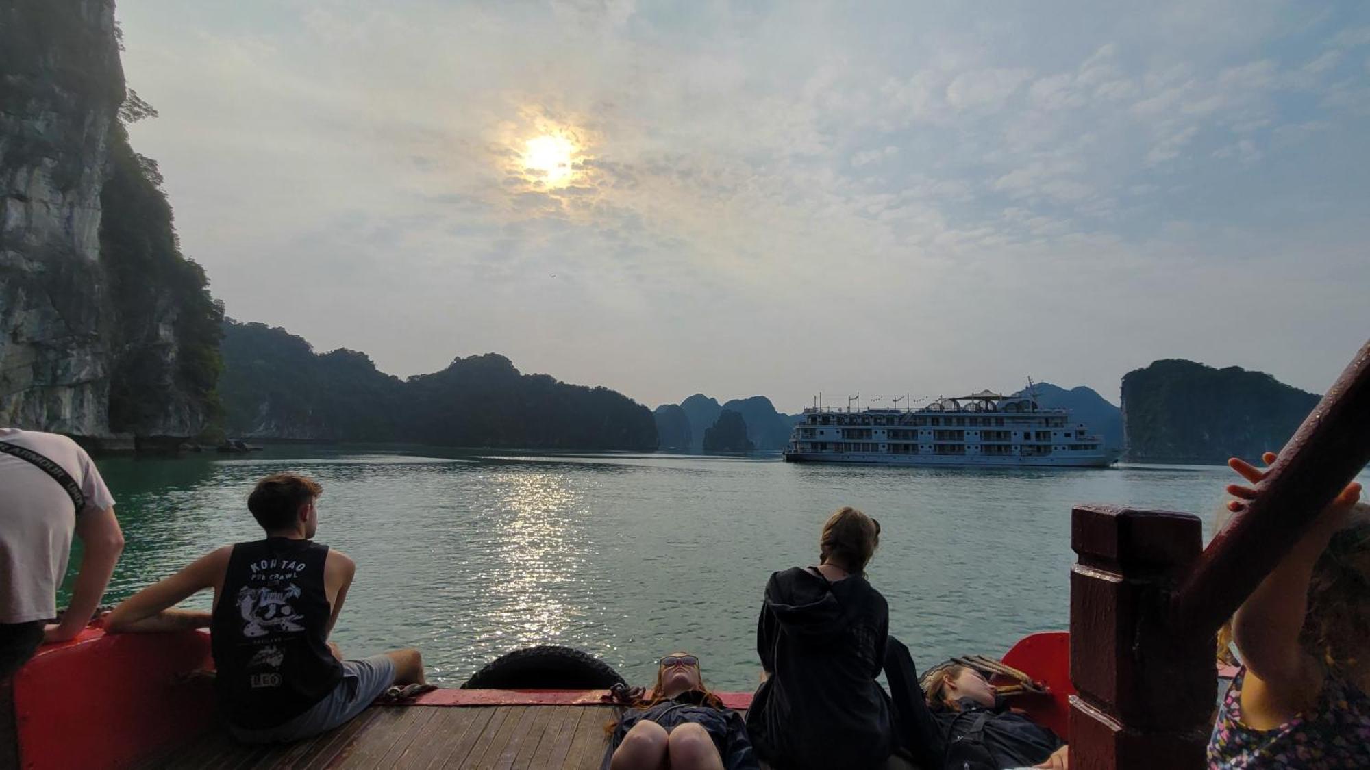 Hotel Tiny Garden House Cat Ba Chan Chau Esterno foto